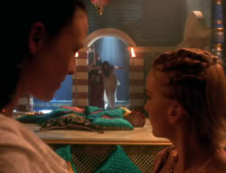 extant_XenaWarriorPrincess_6x04_WhosGurkhan_02390