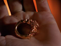 extant_XenaWarriorPrincess_6x07-TheRheingold_0049