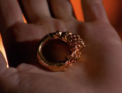 extant_XenaWarriorPrincess_6x07-TheRheingold_0050
