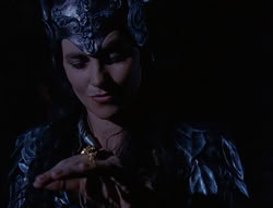 extant_XenaWarriorPrincess_6x07-TheRheingold_0142