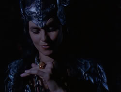 extant_XenaWarriorPrincess_6x07-TheRheingold_0143