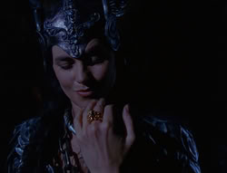 extant_XenaWarriorPrincess_6x07-TheRheingold_0145