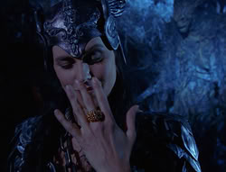 extant_XenaWarriorPrincess_6x07-TheRheingold_0146