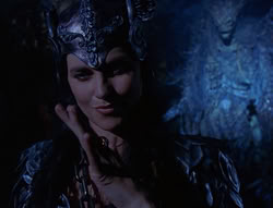 extant_XenaWarriorPrincess_6x07-TheRheingold_0147