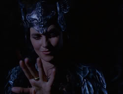 extant_XenaWarriorPrincess_6x07-TheRheingold_0149