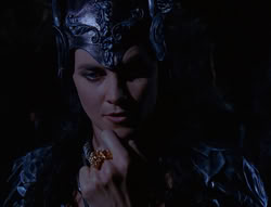 extant_XenaWarriorPrincess_6x07-TheRheingold_0165