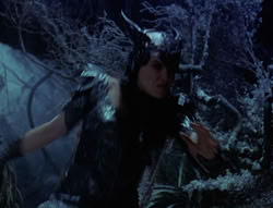 extant_XenaWarriorPrincess_6x07-TheRheingold_0256