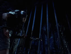 extant_XenaWarriorPrincess_6x07-TheRheingold_0321