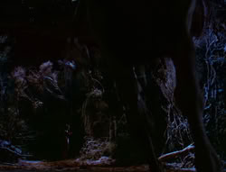extant_XenaWarriorPrincess_6x07-TheRheingold_0326