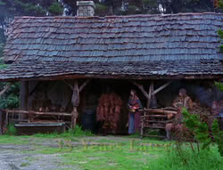 extant_XenaWarriorPrincess_6x07-TheRheingold_0392
