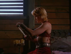 extant_XenaWarriorPrincess_6x07-TheRheingold_0666