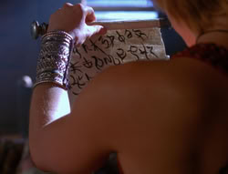 extant_XenaWarriorPrincess_6x07-TheRheingold_0667