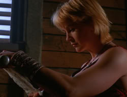extant_XenaWarriorPrincess_6x07-TheRheingold_0676