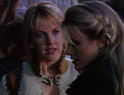 extant_XenaWarriorPrincess_6x07-TheRheingold_0911