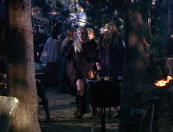 extant_XenaWarriorPrincess_6x07-TheRheingold_0924