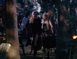 extant_XenaWarriorPrincess_6x07-TheRheingold_0925