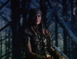 extant_XenaWarriorPrincess_6x07-TheRheingold_0971