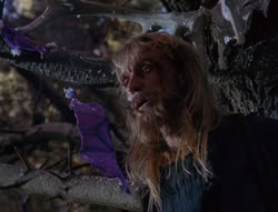 extant_XenaWarriorPrincess_6x07-TheRheingold_1086