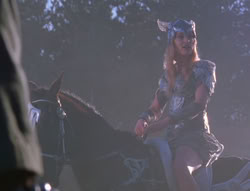 extant_XenaWarriorPrincess_6x07-TheRheingold_1169