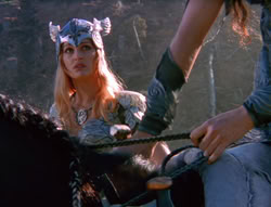extant_XenaWarriorPrincess_6x07-TheRheingold_1195