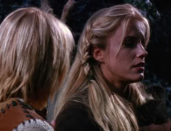 extant_XenaWarriorPrincess_6x07-TheRheingold_1473