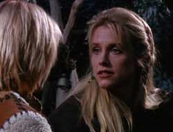 extant_XenaWarriorPrincess_6x07-TheRheingold_1489