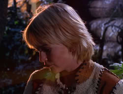 extant_XenaWarriorPrincess_6x07-TheRheingold_1494