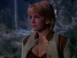 extant_XenaWarriorPrincess_6x07-TheRheingold_1555