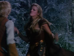 extant_XenaWarriorPrincess_6x07-TheRheingold_1596