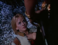 extant_XenaWarriorPrincess_6x07-TheRheingold_1614