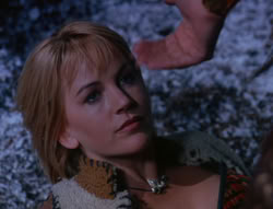 extant_XenaWarriorPrincess_6x07-TheRheingold_1637