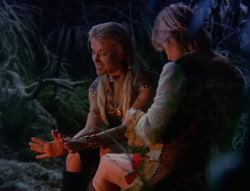 extant_XenaWarriorPrincess_6x07-TheRheingold_1649