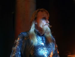 extant_XenaWarriorPrincess_6x07-TheRheingold_1901