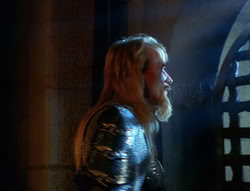extant_XenaWarriorPrincess_6x07-TheRheingold_1905
