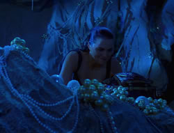 extant_XenaWarriorPrincess_6x07-TheRheingold_2548