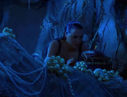 extant_XenaWarriorPrincess_6x07-TheRheingold_2549
