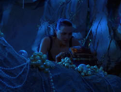 extant_XenaWarriorPrincess_6x07-TheRheingold_2550