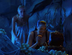 extant_XenaWarriorPrincess_6x07-TheRheingold_2565