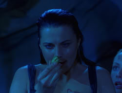 extant_XenaWarriorPrincess_6x07-TheRheingold_2576