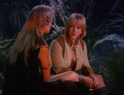 extant_XenaWarriorPrincess_6x07-TheRheingold_2689