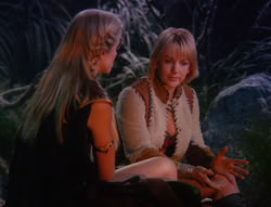 extant_XenaWarriorPrincess_6x07-TheRheingold_2691