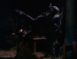 extant_XenaWarriorPrincess_6x07-TheRheingold_3183