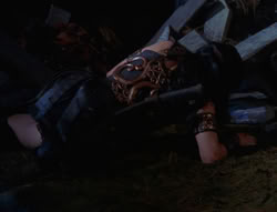 extant_XenaWarriorPrincess_6x07-TheRheingold_3336