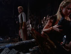 extant_XenaWarriorPrincess_6x07-TheRheingold_3463