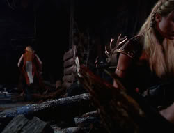extant_XenaWarriorPrincess_6x07-TheRheingold_3473