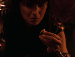 extant_XenaWarriorPrincess_6x08-TheRing_1637