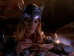 extant_XenaWarriorPrincess_6x09-ReturnOfTheValkyrie_0021