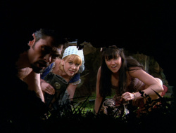 extant_XenaWarriorPrincess_6x10-OldAresHadAFarm_1779