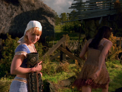 extant_XenaWarriorPrincess_6x10-OldAresHadAFarm_1838