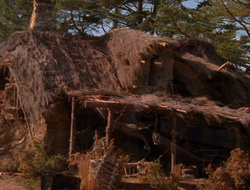 extant_XenaWarriorPrincess_6x10-OldAresHadAFarm_2103